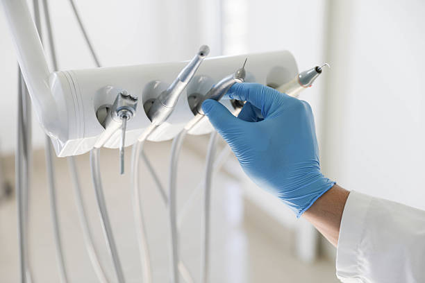Professional Emergency Dentist technician working in Oakland, OK